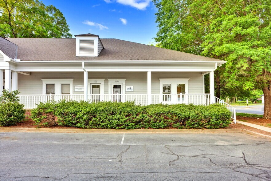 20808 N Main St, Cornelius, NC à vendre - Photo du bâtiment - Image 2 de 26