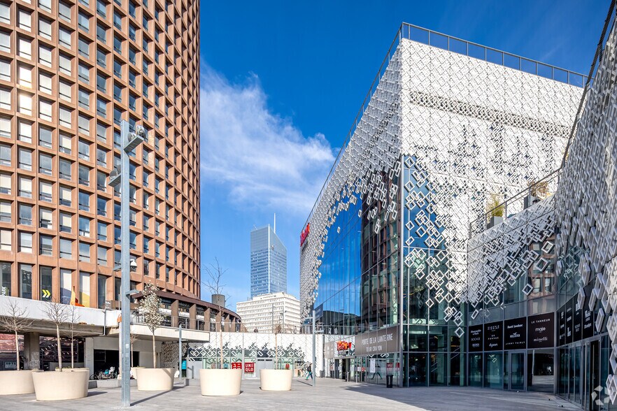 129 Rue Servient, Lyon à louer - Photo du bâtiment - Image 2 de 13