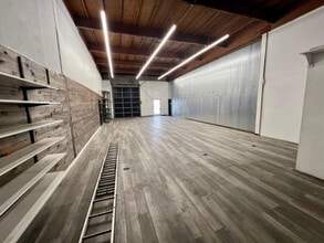 1121 E Francisco Blvd, San Rafael, CA à louer Photo intérieure- Image 2 de 7