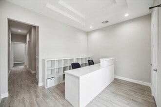 4220 Cartwright Rd, Missouri City, TX for lease Interior Photo- Image 2 of 15