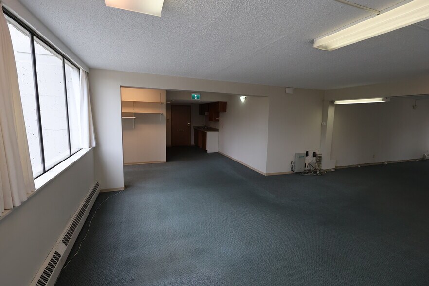 631 Sixth St, New Westminster, BC for lease - Building Photo - Image 2 of 10