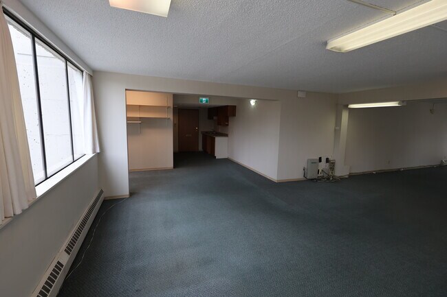 Plus de détails pour 631 Sixth St, New Westminster, BC - Bureau à louer