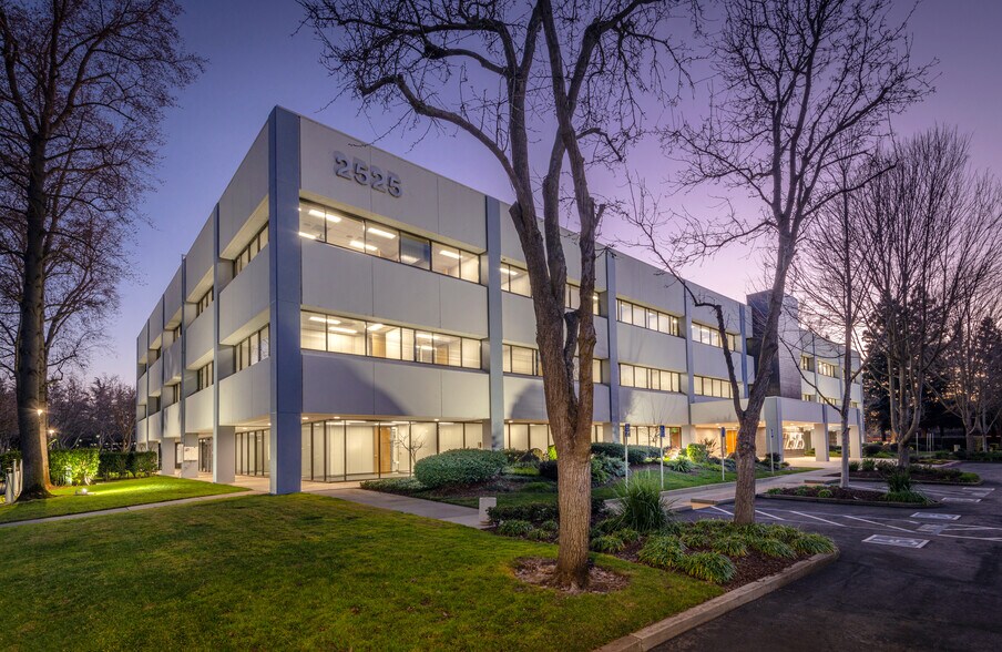 2525 Natomas Park Dr, Sacramento, CA à louer - Photo du bâtiment - Image 2 de 16