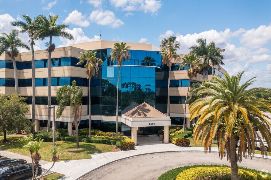 1401 NW 136th Ave, Sunrise, FL à louer - Photo du bâtiment - Image 2 de 7