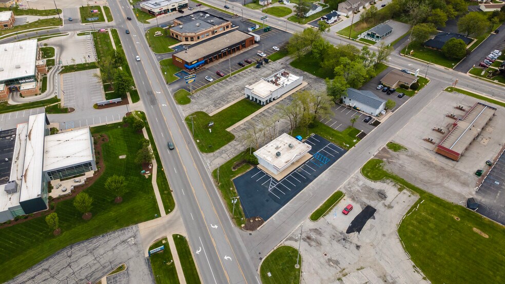 2306 Calumet Ave, Valparaiso, IN for lease - Building Photo - Image 2 of 4