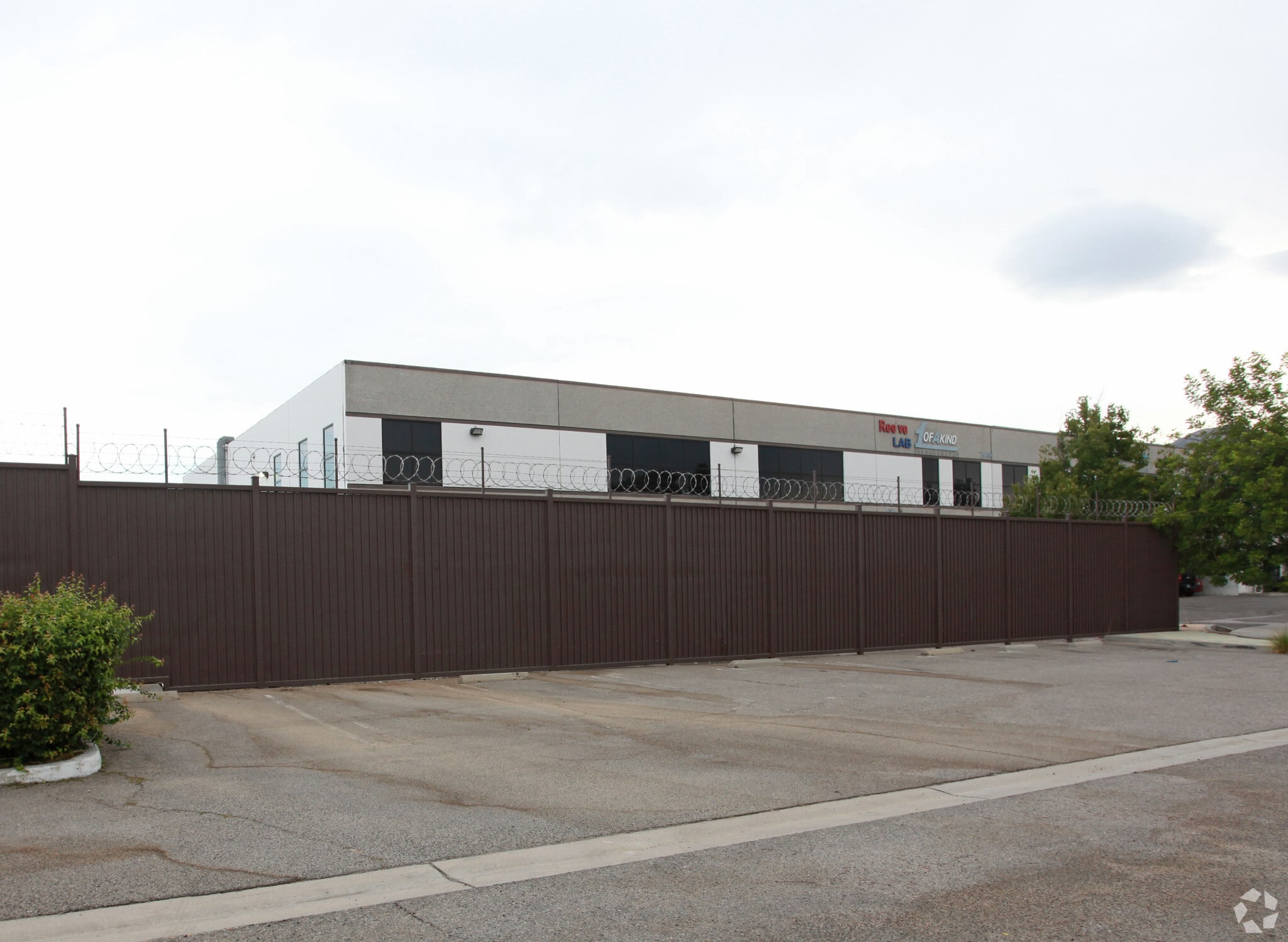 7949 Ajay Dr, Sun Valley, CA à louer Photo principale- Image 1 de 17