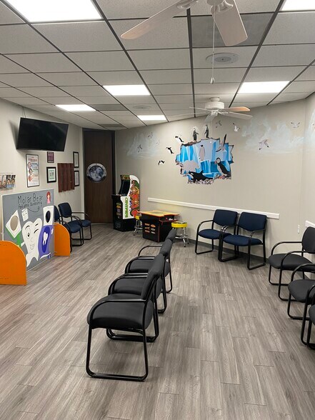 16125 Cairnway Dr, Houston, TX à vendre - Photo intérieure - Image 3 de 12