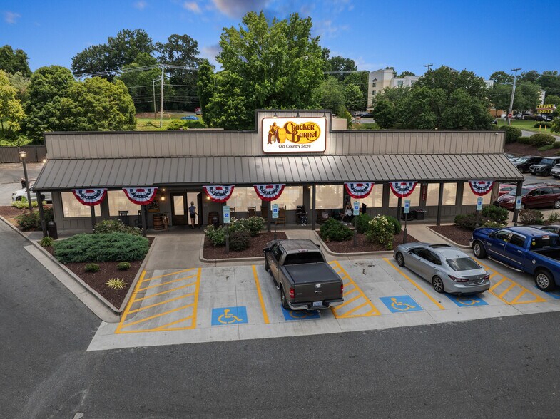 1821 Remount Rd, Gastonia, NC à vendre - Photo du bâtiment - Image 1 de 1