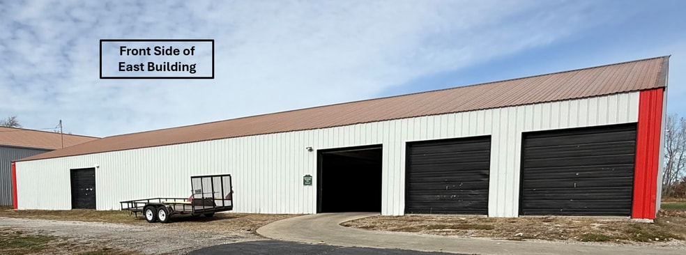 Warehouse/Storage Facility with Land portfolio of 3 properties for sale on LoopNet.ca - Building Photo - Image 2 of 7