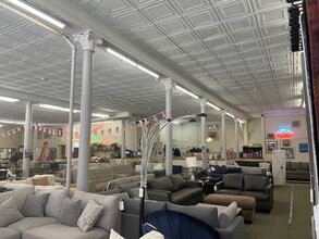 1542-1550 N Milwaukee Ave, Chicago, IL for lease Interior Photo- Image 2 of 11