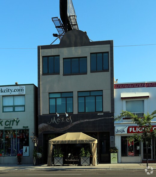 456 Danforth Ave, Toronto, ON for lease - Building Photo - Image 2 of 3