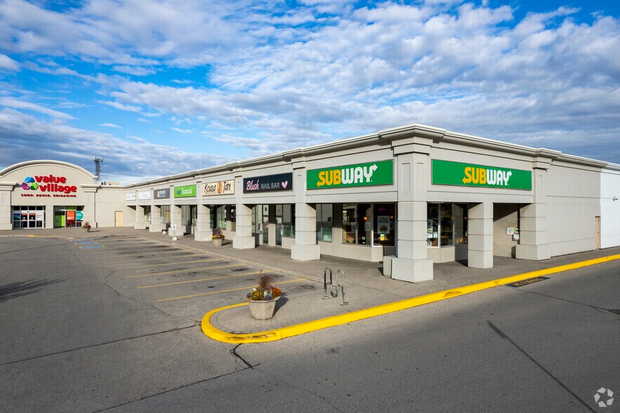 1020 Islington Ave, Toronto, ON à vendre - Photo principale - Image 1 de 1