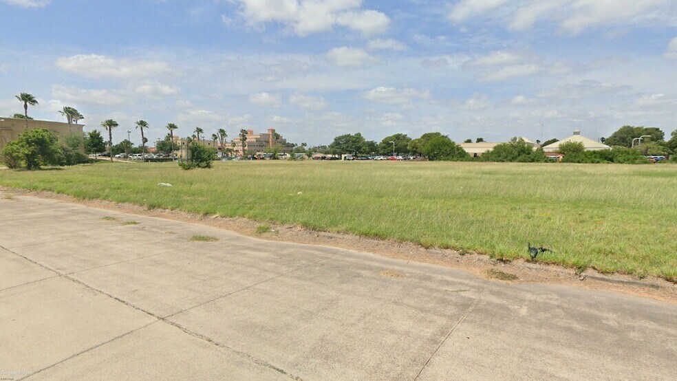 134 Paseo del Prado St, Edinburg, TX à vendre - Photo du bâtiment - Image 3 de 4