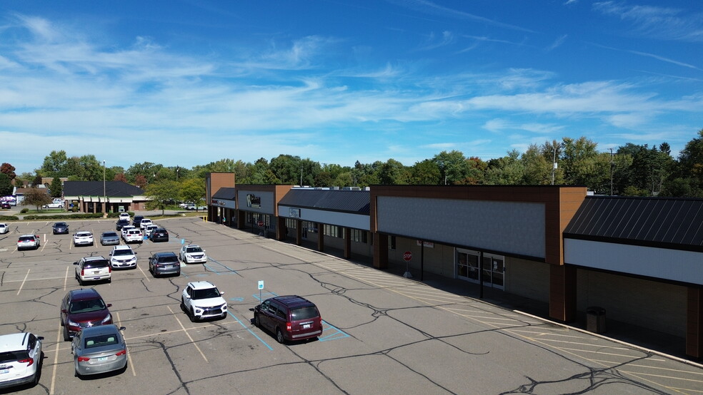727-817 N State Rd, Davison, MI for lease - Building Photo - Image 1 of 8