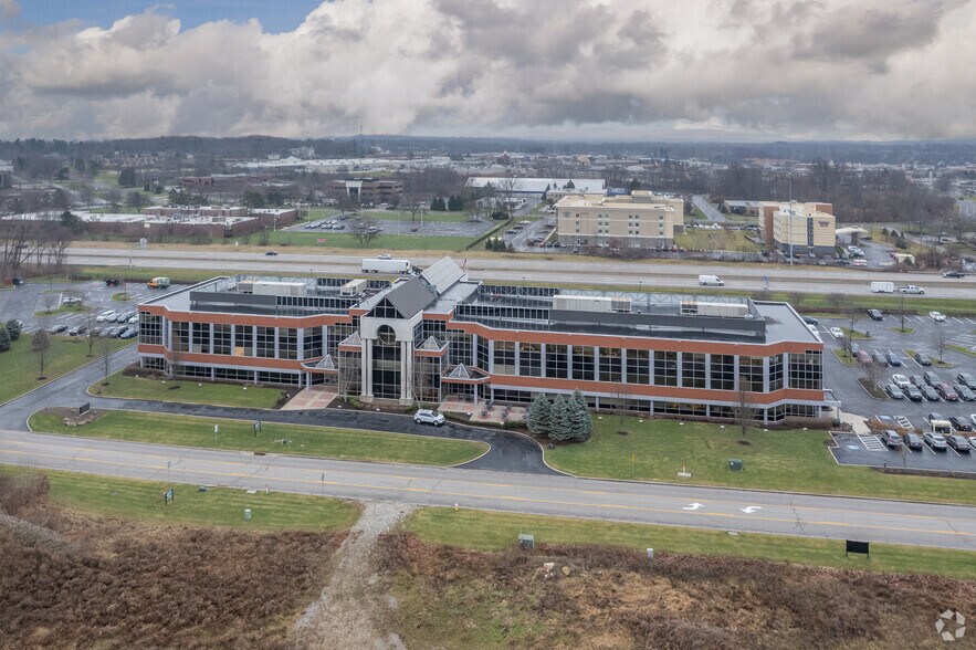 3800 Embassy Pky, Fairlawn, OH à louer - Aérien - Image 3 de 7
