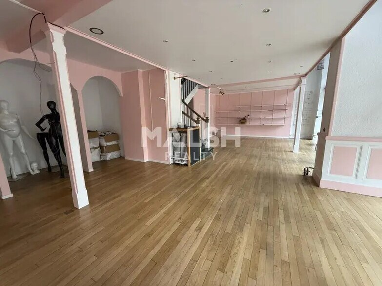 Retail in Saint-Étienne for sale - Interior Photo - Image 2 of 4