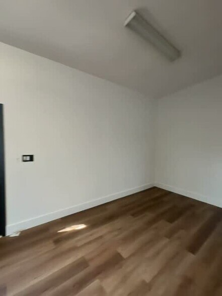 1888 S Pinellas Ave, Tarpon Springs, FL à louer - Vidéo sur l’inscription commerciale - Image 2 de 5