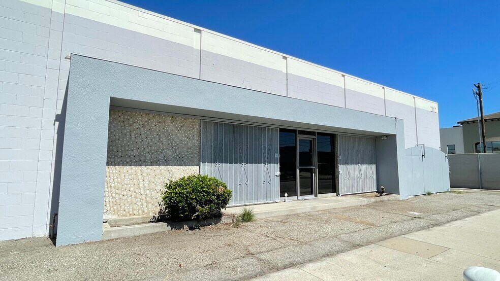 2112 Santa Anita Ave, South El Monte, CA à louer - Photo du bâtiment - Image 2 de 18