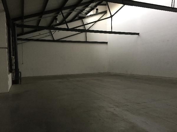Flex in Saint Denis for lease - Interior Photo - Image 2 of 9