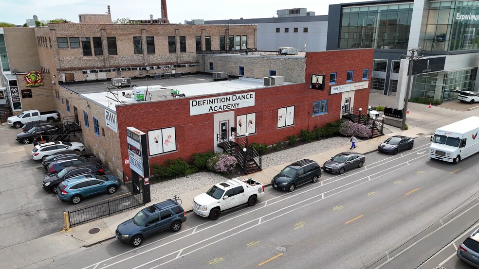 2525 N Elston Ave, Chicago, IL for lease - Commercial Listing Video - Image 2 of 7