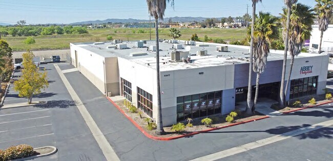 Plus de détails pour 41607 Enterprise Cir N, Temecula, CA - Industriel à louer