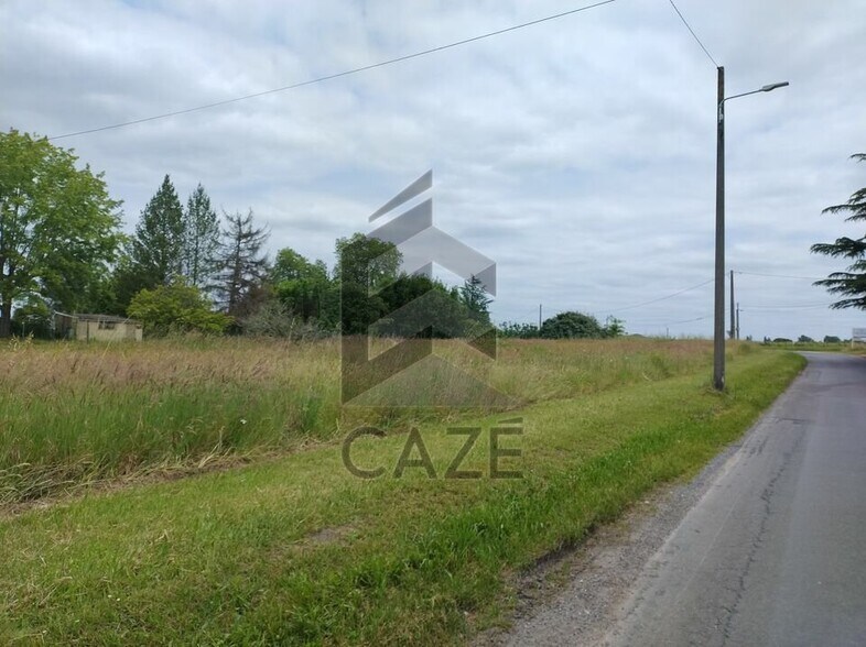 Land in Les Billaux for sale - Aerial - Image 3 of 4
