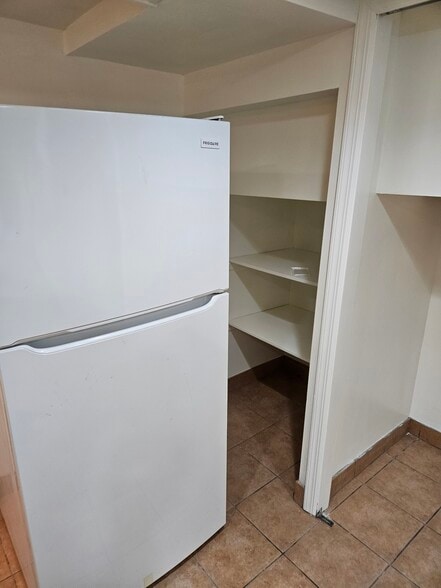 4605 30th Ave, Astoria, NY for lease - Interior Photo - Image 3 of 38