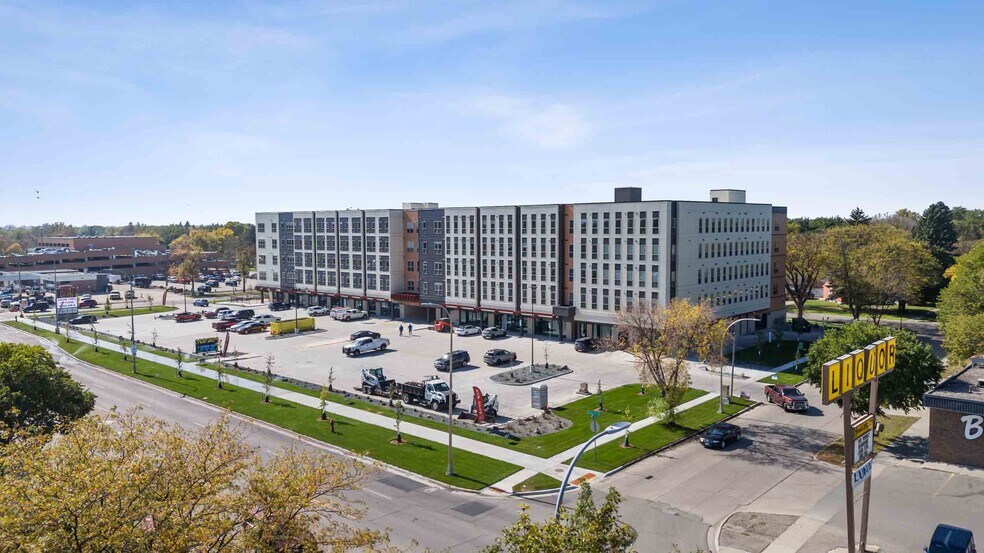 1617 University Dr S, Fargo, ND à louer - Photo du bâtiment - Image 3 de 4