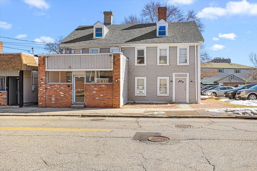 57 N Main St, Woonsocket, RI à louer - Photo du bâtiment - Image 2 de 24