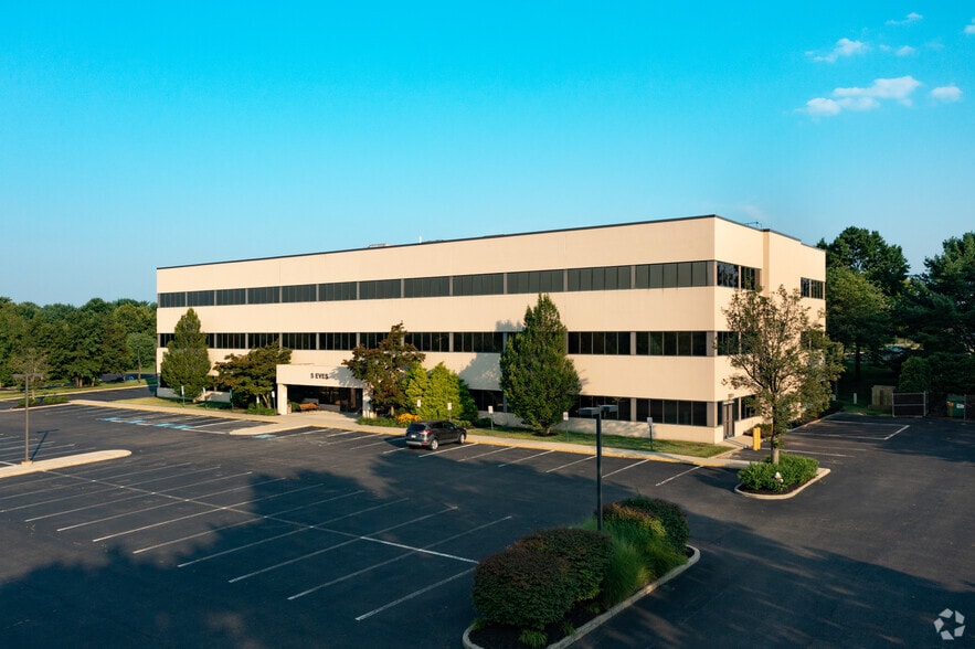 2 Eves Dr, Marlton, NJ for lease - Primary Photo - Image 1 of 16