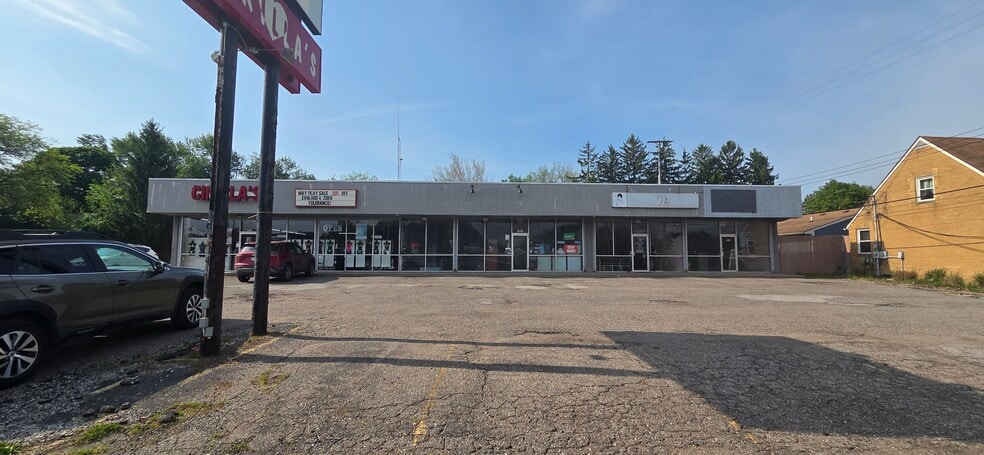 3201-3205 W Saginaw Hwy, Lansing, MI à louer - Photo du bâtiment - Image 2 de 4