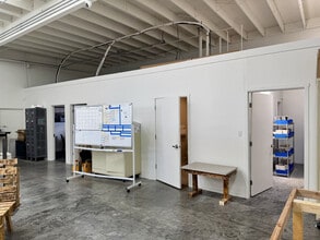 902 Center St, San Carlos, CA for lease Interior Photo- Image 1 of 3