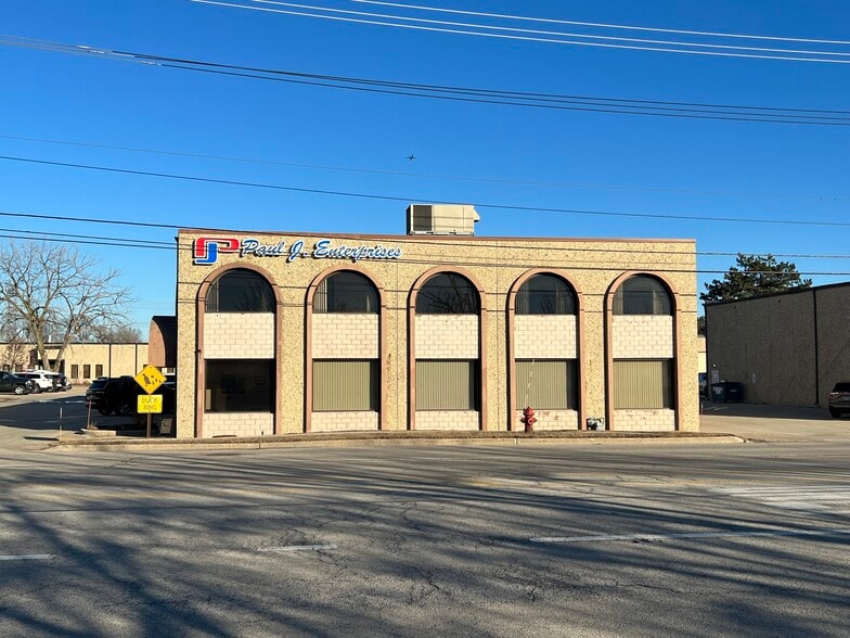 115 N Prospect Ave, Itasca, IL for sale - Building Photo - Image 1 of 31