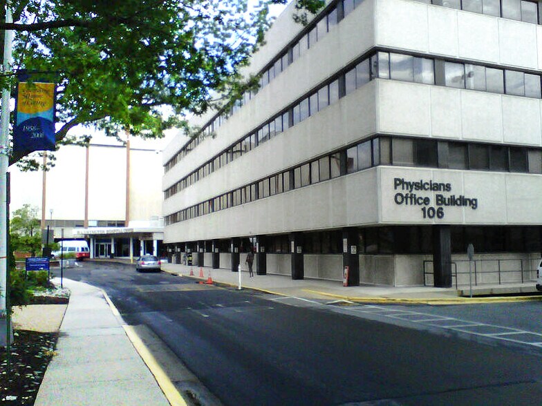 106B Irving St NW, Washington, DC à louer - Photo principale - Image 1 de 3