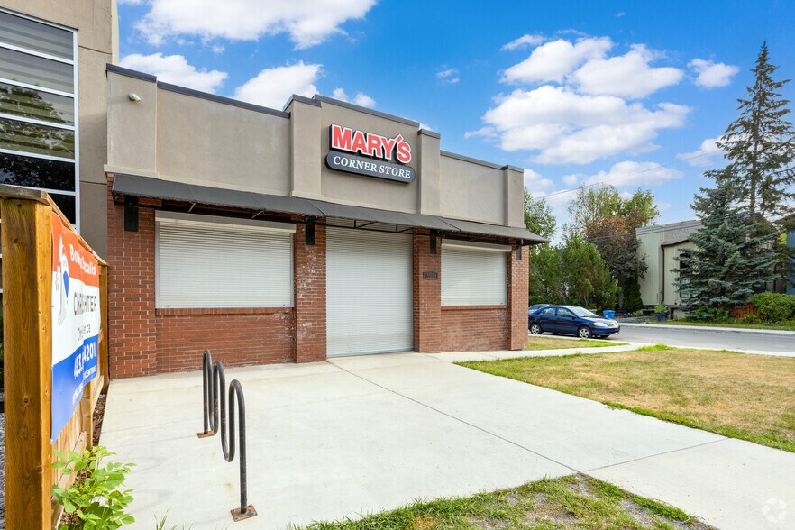 6104 Bowness Rd NW, Calgary, AB à vendre - Photo du bâtiment - Image 2 de 2