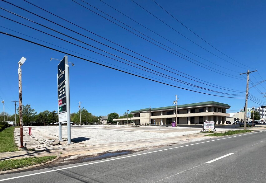 2101 S Glenstone Ave, Springfield, MO for lease - Building Photo - Image 2 of 6