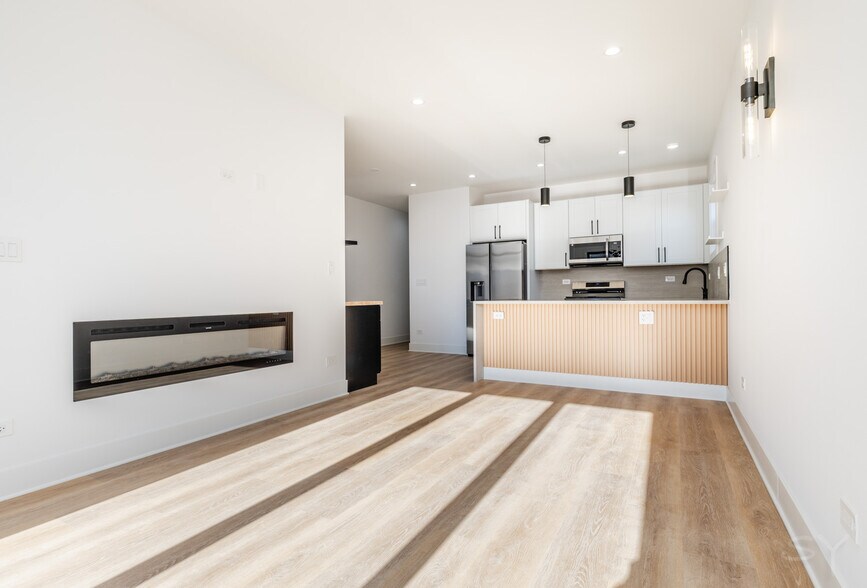 1548 Sawyer ave, Chicago, IL à vendre - Photo du bâtiment - Image 3 de 23