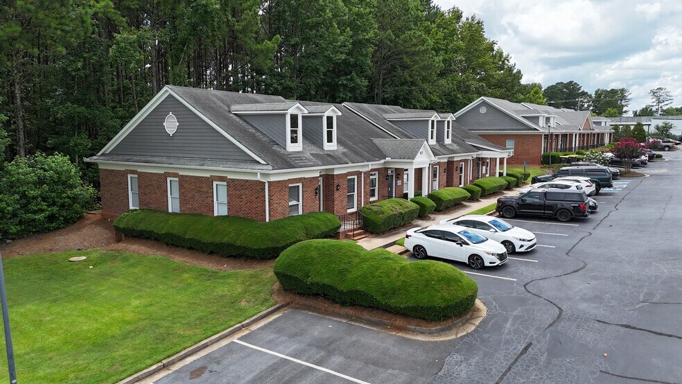 117 Governors Sq, Fayetteville, GA à louer - Photo du bâtiment - Image 3 de 14