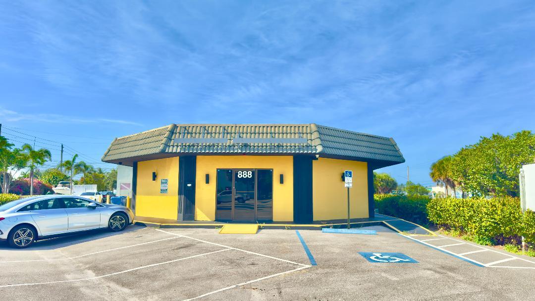 888 East Coast Ave, Lantana, FL à louer Photo du bâtiment- Image 1 de 10