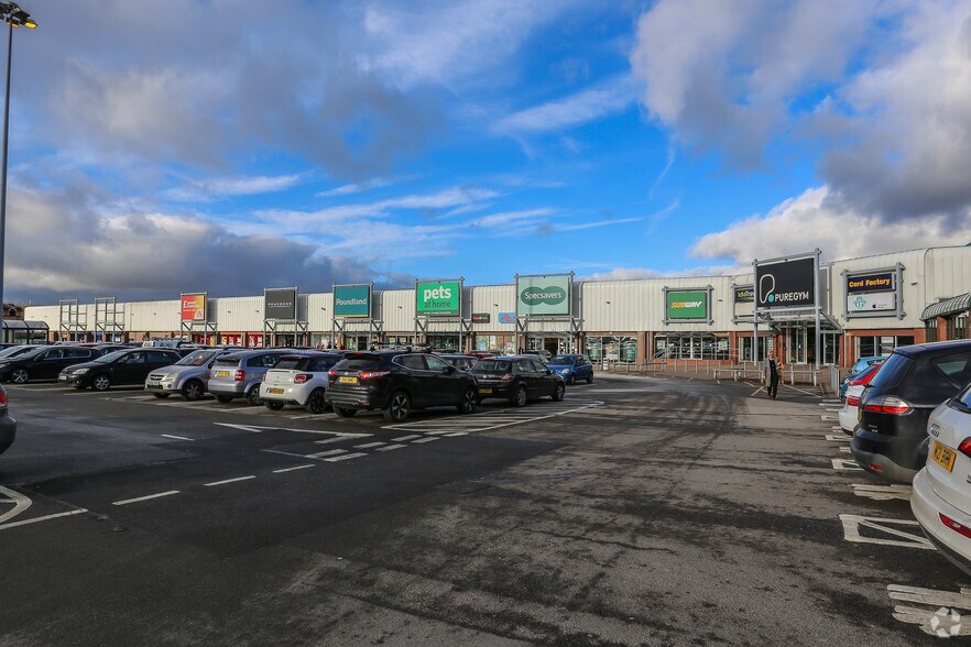 Bradford Rd, Bradford à louer - Photo du bâtiment - Image 3 de 4