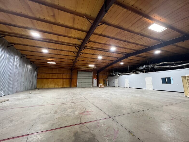 2341 N Masch Branch Rd, Denton, TX à louer - Photo du bâtiment - Image 3 de 13