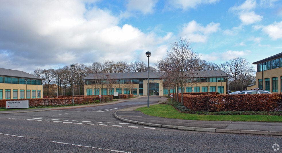 1 Lime Tree Way, Chineham à louer - Photo du bâtiment - Image 2 de 5