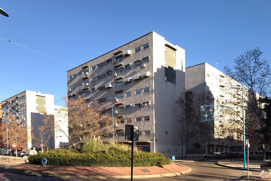 Multifamily in Alcorcón, Madrid for sale - Primary Photo - Image 1 of 2