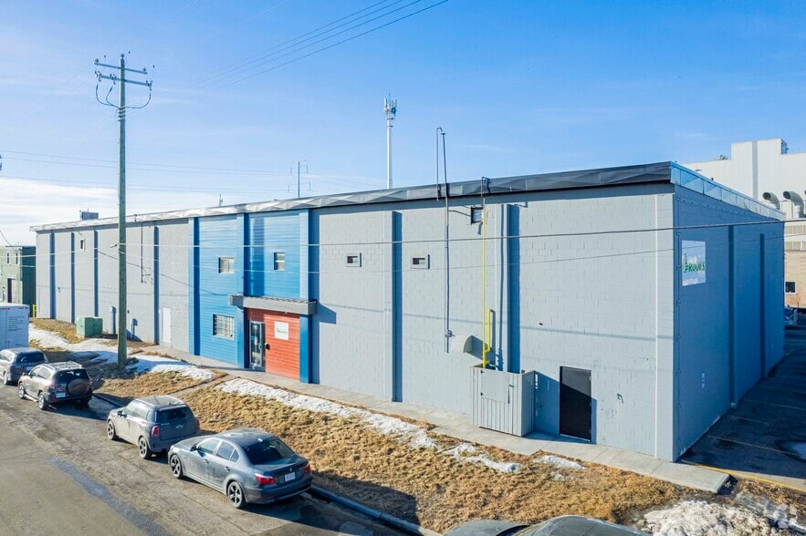 4207 16th St SE, Calgary, AB à louer - Photo principale - Image 1 de 4