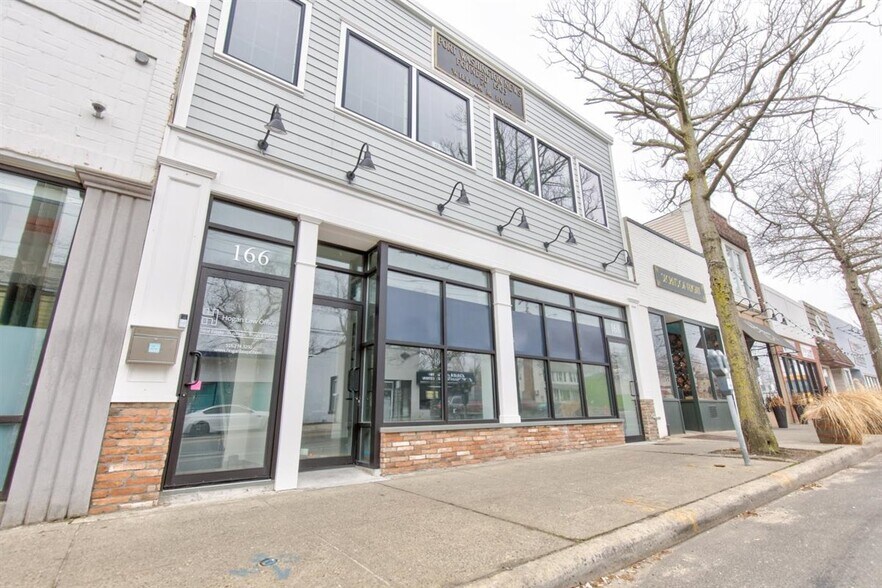 166 Main St, Port Washington, NY à vendre - Photo du bâtiment - Image 2 de 15