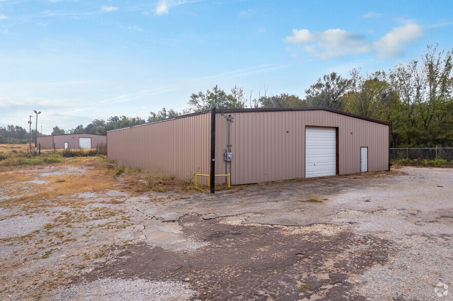 1516 S Sycamore St, Palestine, TX for lease - Building Photo - Image 3 of 11