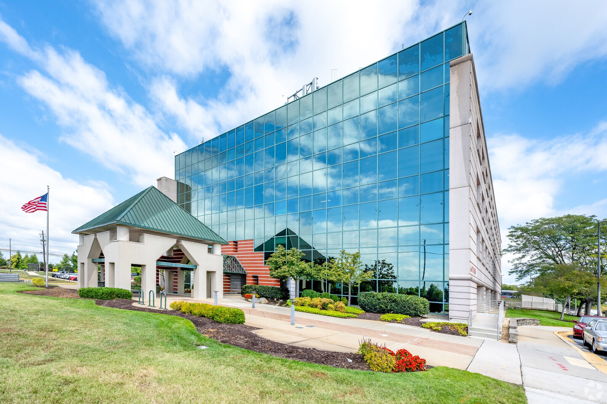 6710 Oxon Hill Rd, Oxon Hill, MD for lease Primary Photo- Image 1 of 6