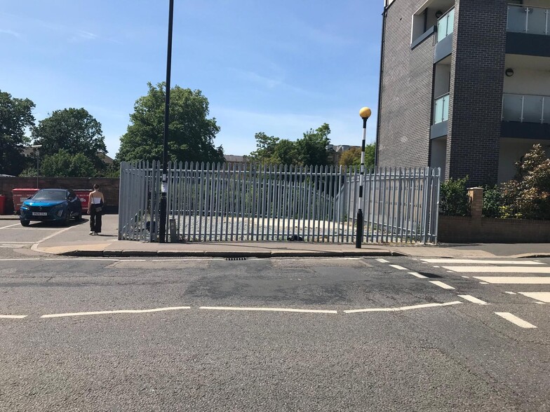 Station Road, London for lease - Building Photo - Image 2 of 3