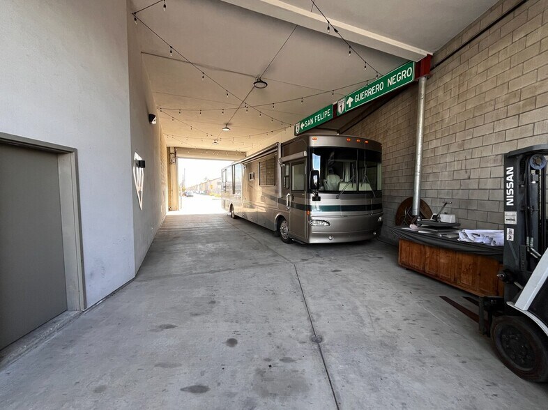 22441 Western Ave, Torrance, CA à louer - Photo du bâtiment - Image 2 de 11