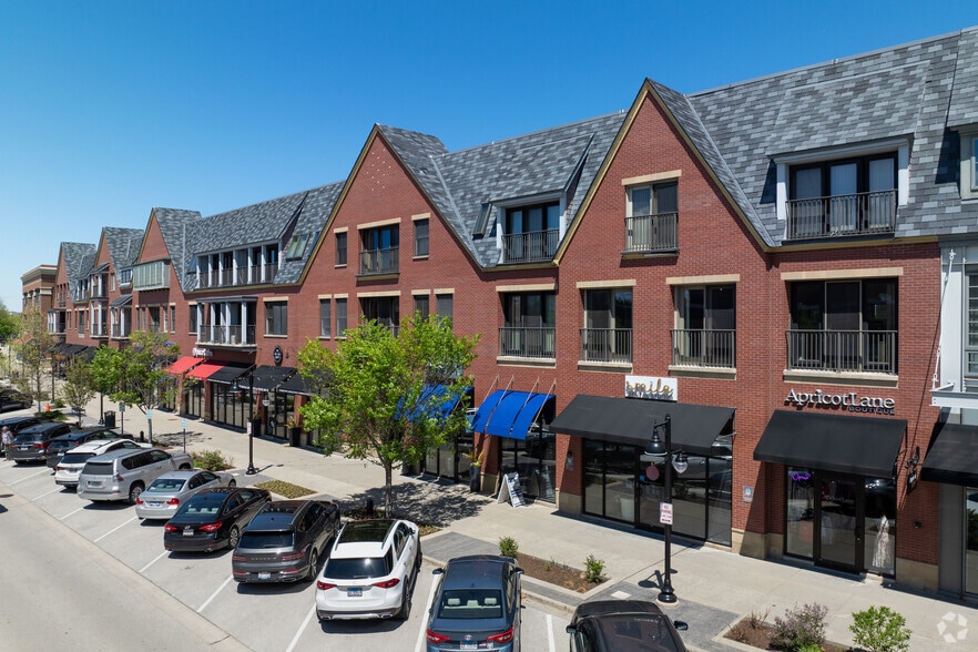 2081 Tower Dr, Glenview, IL for sale - Primary Photo - Image 1 of 8